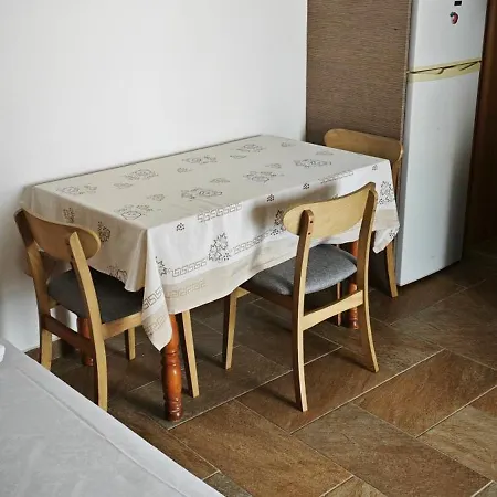 Anasa איוס חורה