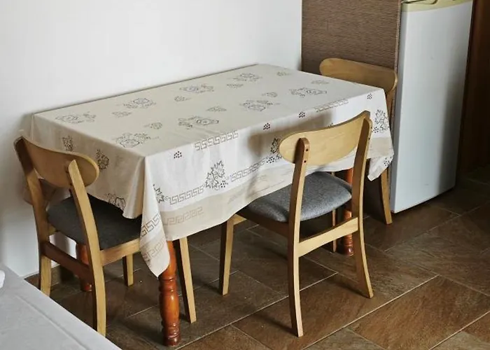 Anasa איוס חורה